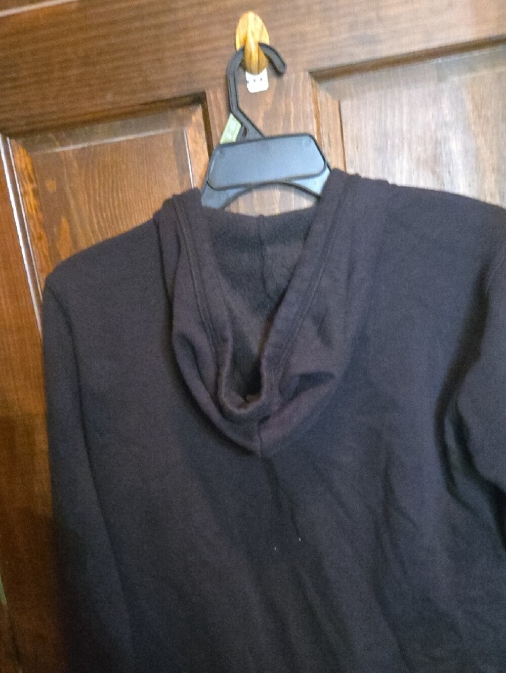 Aeropostale Black Hoodie with White Label - Picture 3 of 3